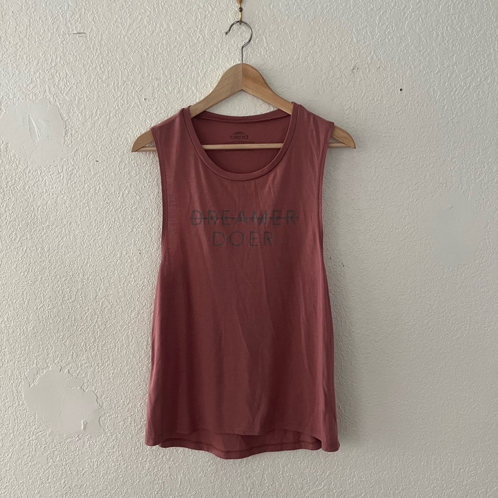 Bend Active Women's Sleeveless Graphic Tee - Dusty Rose
